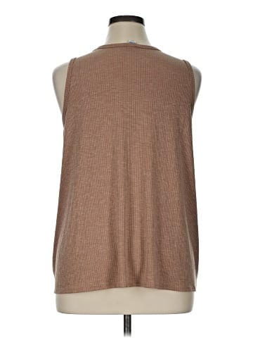 Old Navy Sleeveless T-Shirt (view 2)