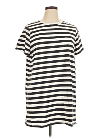 Old Navy Casual Dress (view 1)