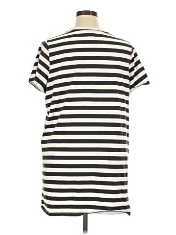 Old Navy Casual Dress (view 2)