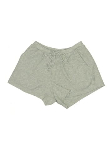 Gap Shorts (view 1)