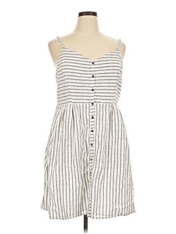 Old Navy Casual Dress (view 1)