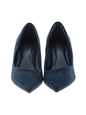 Next Heels (view 2)