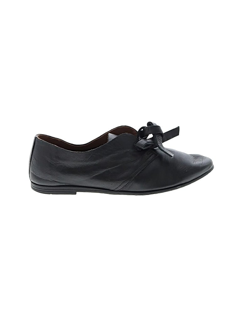 Pre-owned Miz Mooz Flats In Black