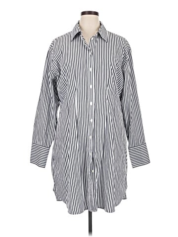 Gap Long Sleeve Button-Down Shirt (view 1)