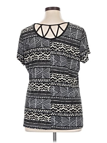 Suzie In The City Short Sleeve Top (view 2)