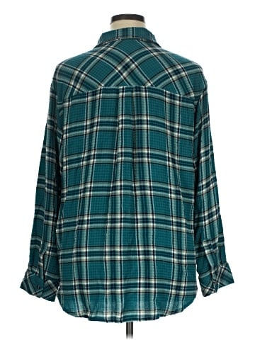 Lane Bryant Long Sleeve Button-Down Shirt (view 2)