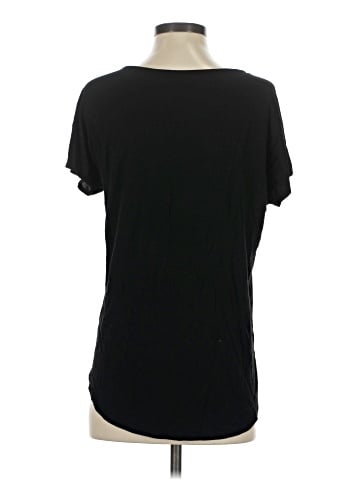 Lucy & Laurel Short Sleeve T-Shirt (view 2)