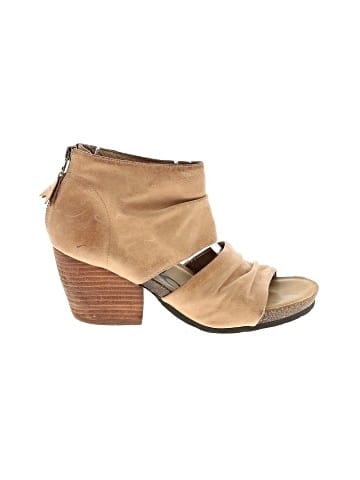 otBt Sandals (view 1)