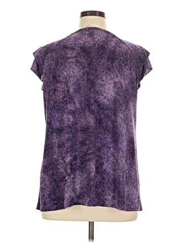 Roz & Ali Sleeveless T-Shirt (view 2)