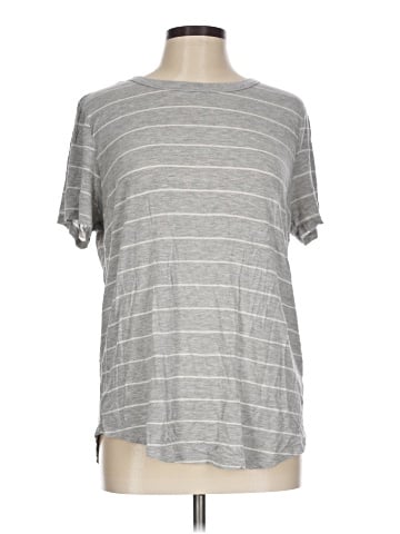 Kohl's Short Sleeve T-Shirt (view 1)