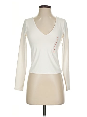 Old Navy Long Sleeve T-Shirt (view 1)
