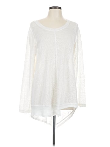 Akemi + Kin Long Sleeve T-Shirt (view 1)