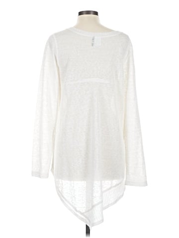 Akemi + Kin Long Sleeve T-Shirt (view 2)