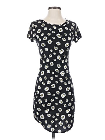 No Boundaries Casual Dress (view 1)