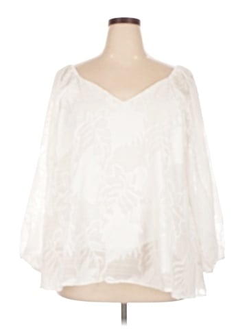 The Pyramid Collection 3/4 Sleeve Blouse (view 1)