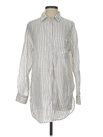 Gap Long Sleeve Button-Down Shirt (view 1)