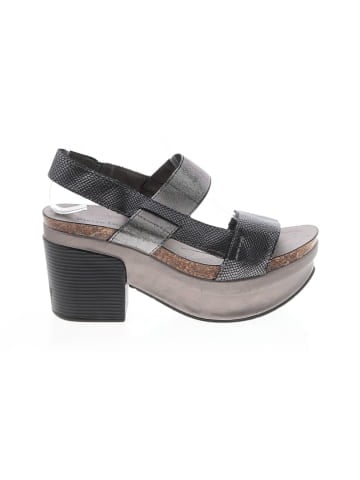 Pierre Dumas Wedges (view 1)