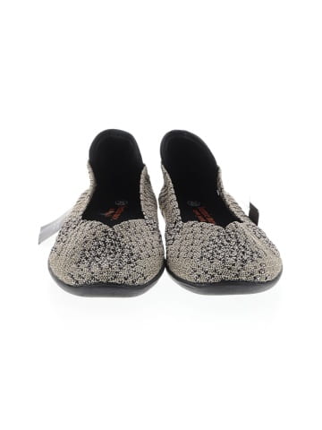 Bernie Mev Flats (view 2)