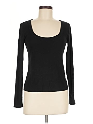 Old Navy Long Sleeve T-Shirt (view 1)