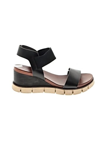 Mia Wedges (view 1)