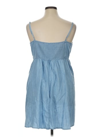 Old Navy Casual Dress (view 2)