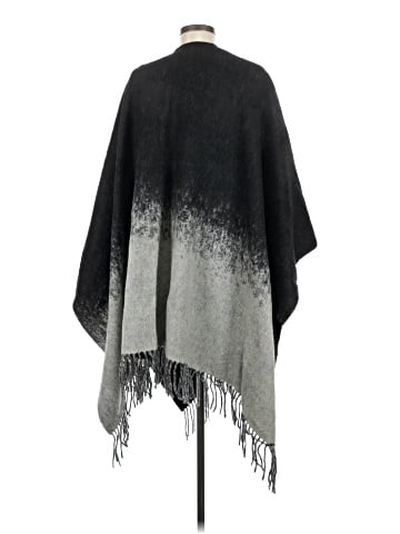 Amicale Poncho (view 2)