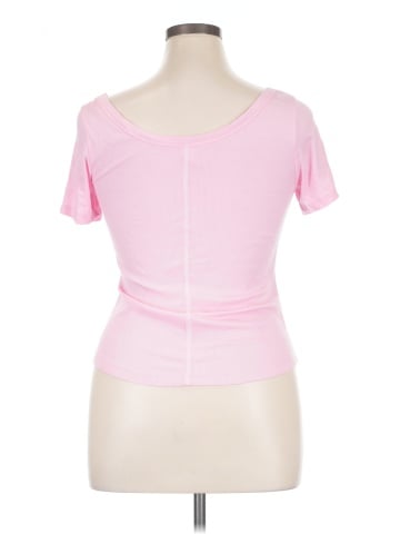 Victoria's Secret Short Sleeve T-Shirt (view 2)