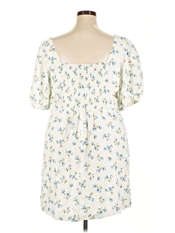 Old Navy Casual Dress (view 2)