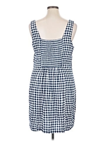Old Navy Casual Dress (view 2)