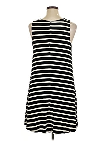 Old Navy Casual Dress (view 2)