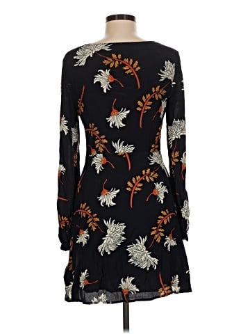Cupcakes & Cashmere Casual Dress (view 2)