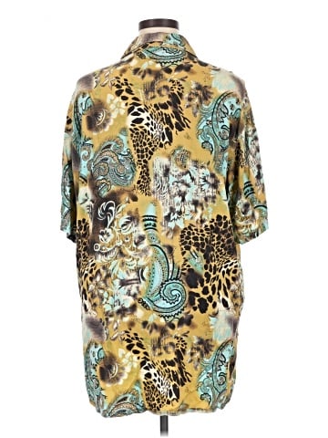 Tianello Short Sleeve Button-Down Shirt (view 2)