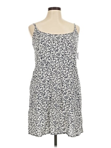 Old Navy Casual Dress (view 1)