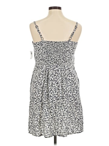Old Navy Casual Dress (view 2)