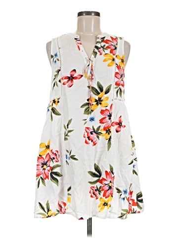 Old Navy Sleeveless T-Shirt (view 1)