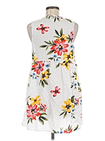 Old Navy Sleeveless T-Shirt (view 2)