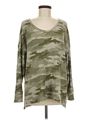 American Eagle Outfitters Pullover Sweater (view 1)