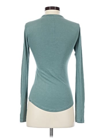 Lululemon Athletica Long Sleeve Turtleneck (view 2)