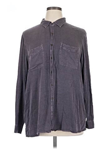 Maurices Long Sleeve Button-Down Shirt (view 1)