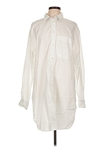 Gap Long Sleeve Button-Down Shirt (view 1)