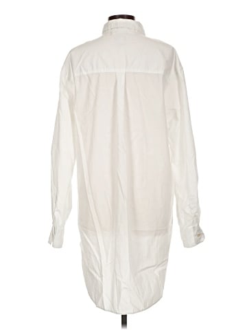 Gap Long Sleeve Button-Down Shirt (view 2)