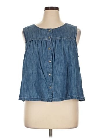 Gap Sleeveless Button-Down Shirt (view 1)
