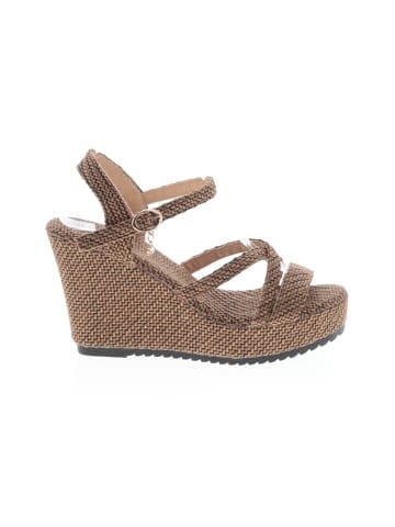 Unbranded Wedges (view 1)