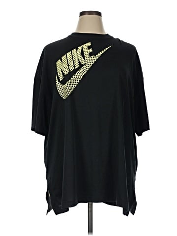 Nike Short Sleeve T-Shirt (view 1)
