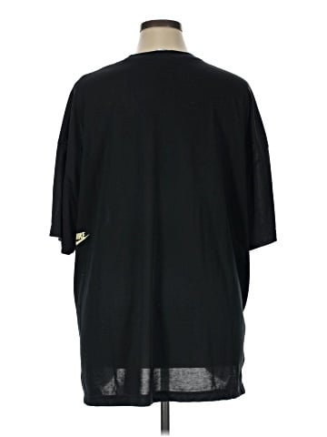 Nike Short Sleeve T-Shirt (view 2)