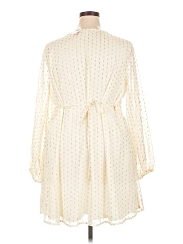 Old Navy Casual Dress (view 2)