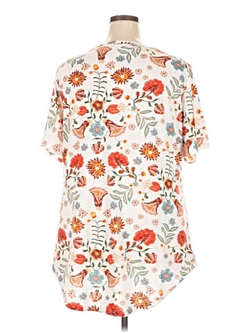 Lularoe Short Sleeve Blouse (view 2)
