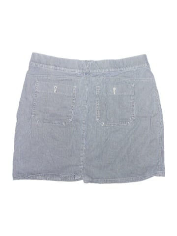 Lee Skort (view 2)