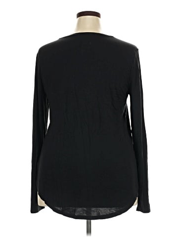 Old Navy Long Sleeve T-Shirt (view 2)