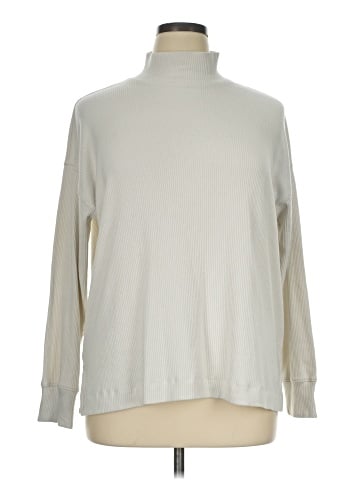 American Eagle Outfitters Long Sleeve Turtleneck (view 1)